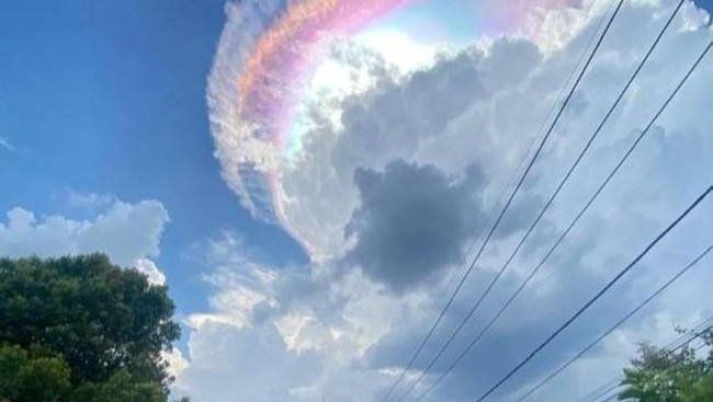 BMKG Jelaskan Fenomena Awan Pelangi di Langit Jonggol Bogor