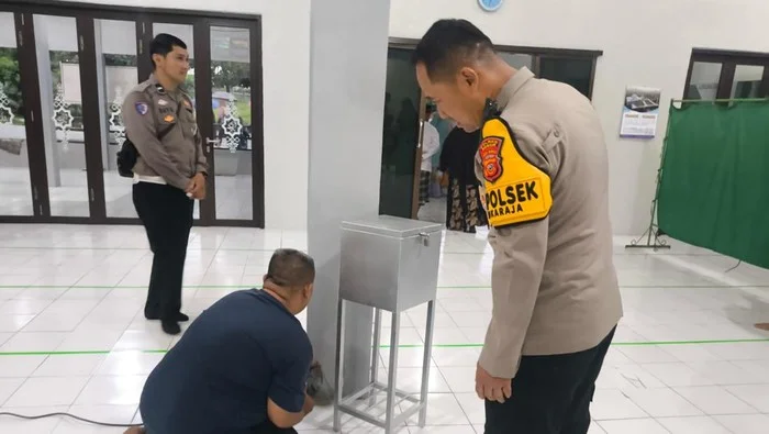 Viral Pria Bobol Kotak Amal di Masjid Sukaraja Bogor