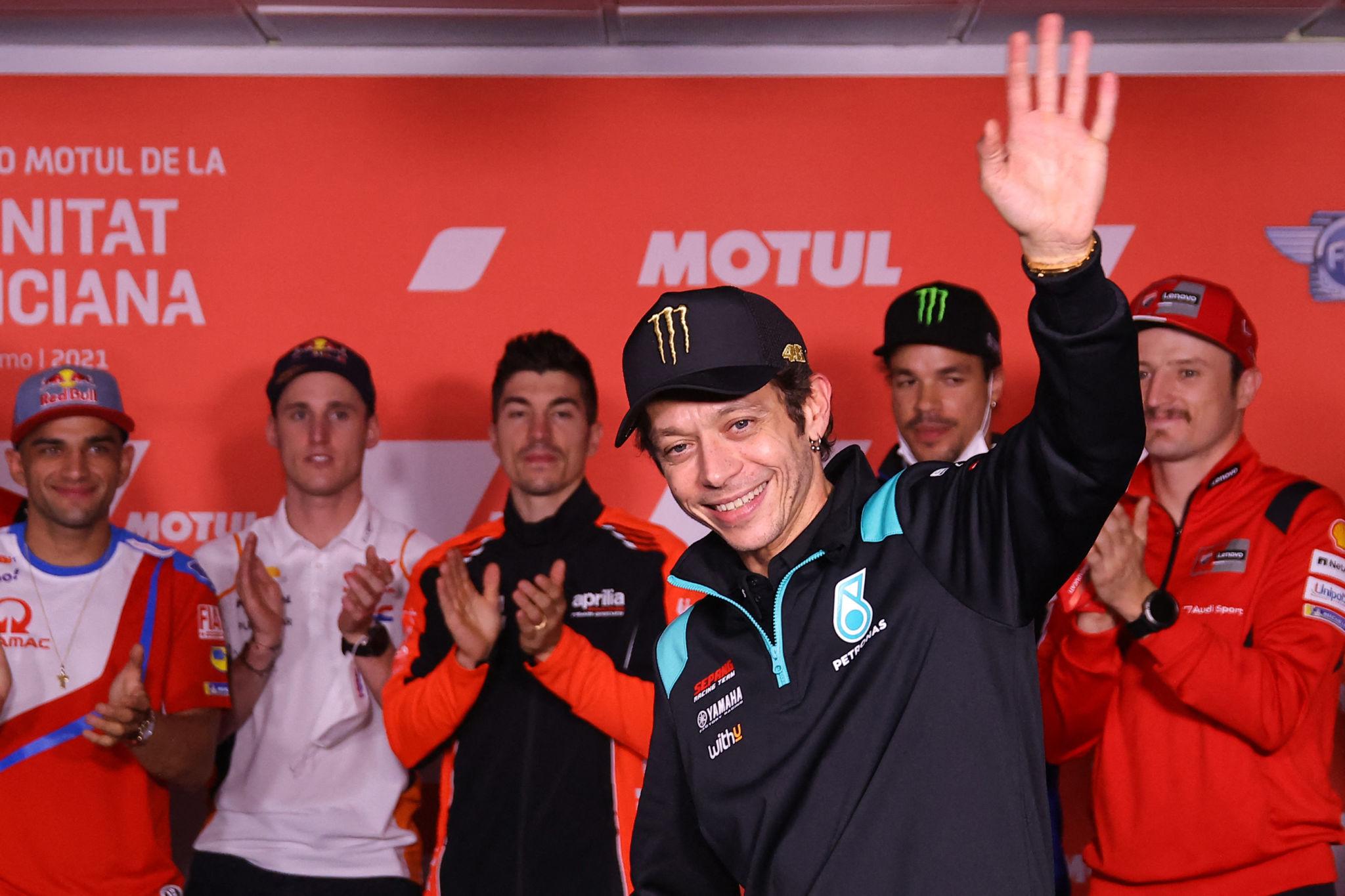 Valentino Rossi Resmi Pensiun, Legenda MotoGP Tutup Karier Gemilang