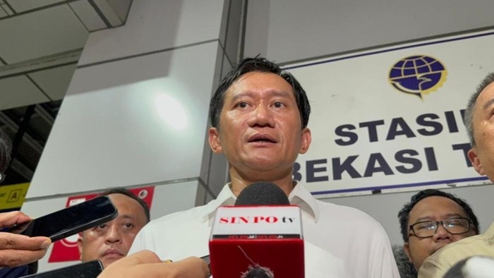 Direktur Utama KAI Menjamin Pendidikan Anak Korban Kecelakaan Kereta Di  Bekasi Timur